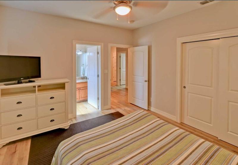 SEA GLASS 11 condo - image 2