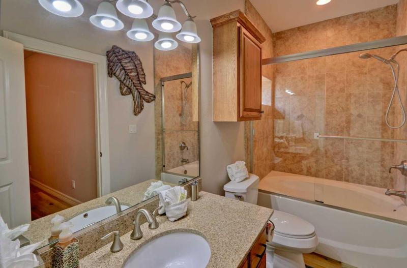 SEA GLASS 11 condo - image 4