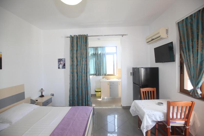 One-Bedroom Apartment image 2