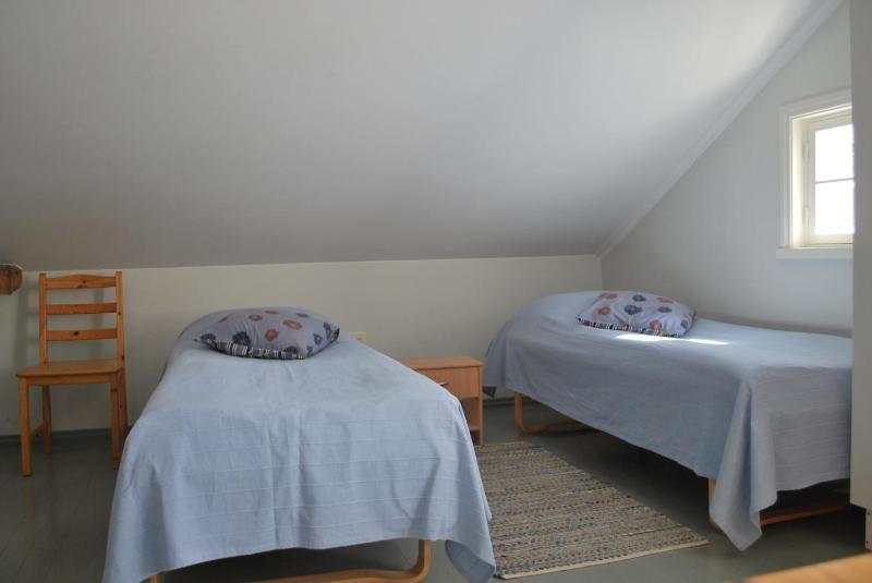Quadruple Room with Shared Bathroom image 3