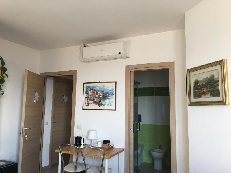 Double Room with Private Bathroom image 1