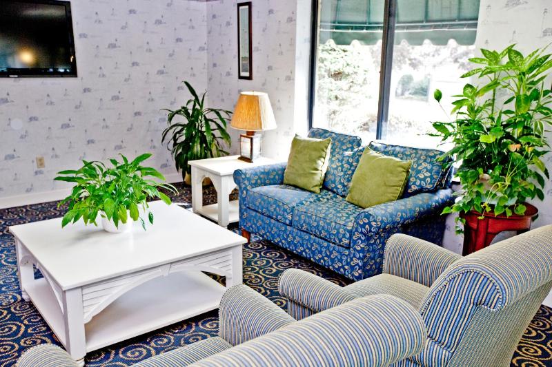 One-Bedroom Suite image 2