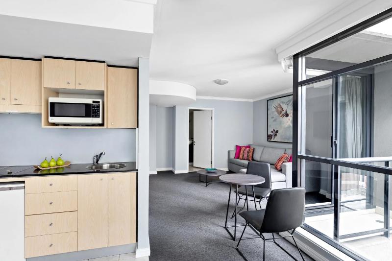 One-Bedroom Suite image 4