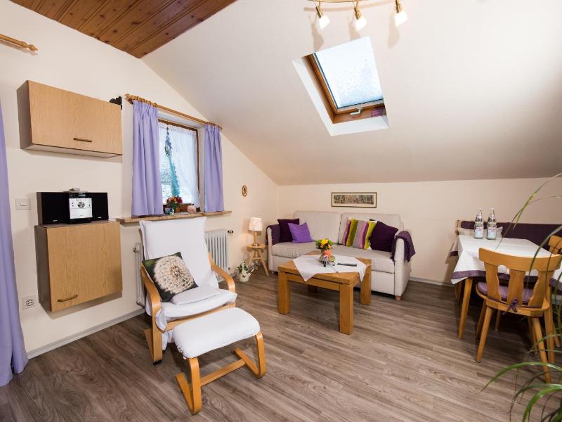 One-Bedroom Apartment image 3