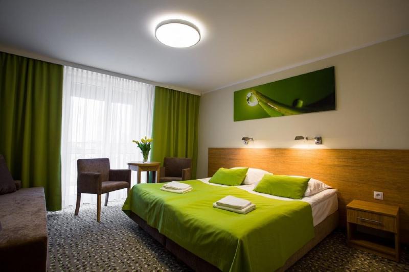 Standard Twin Room with Sofa image 1