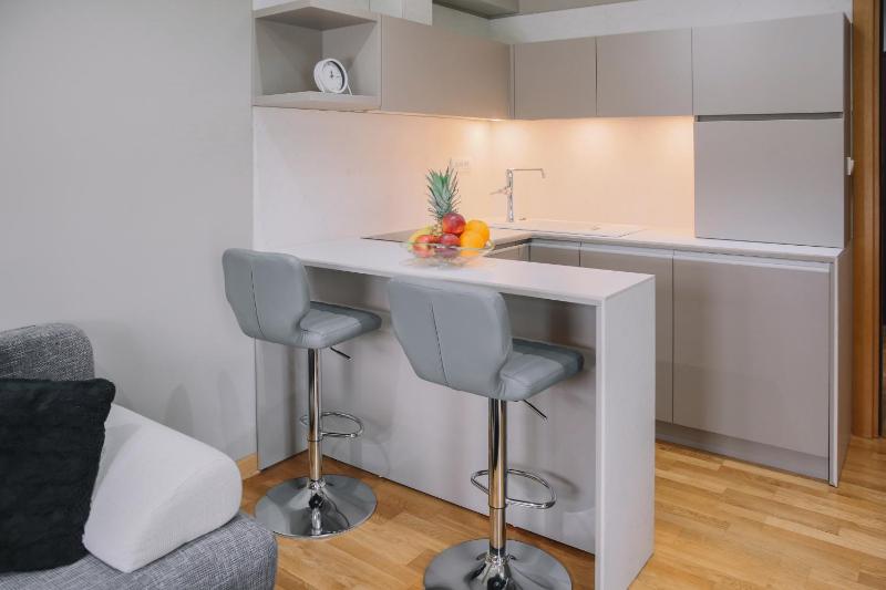 One-Bedroom Apartment image 4