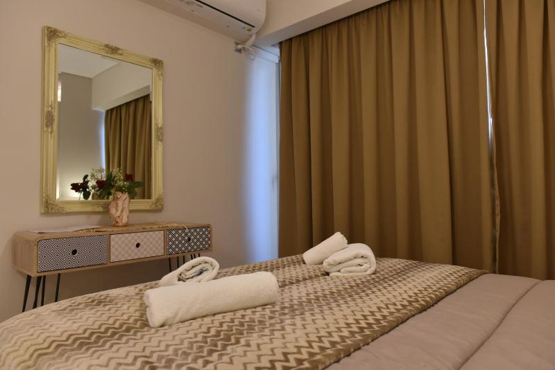 One-Bedroom Apartment image 2