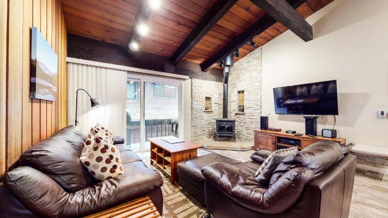 Superior Apartment image 2