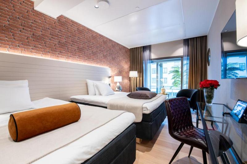 Standard Twin Room image 2