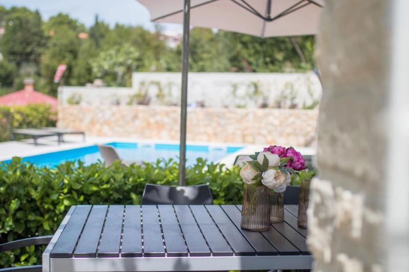 Apartment with Pool View  image 4