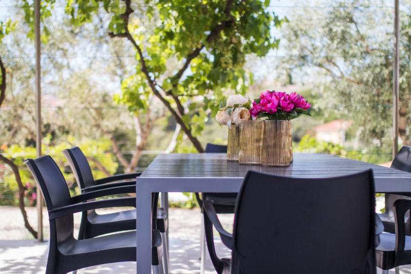 Apartment with Pool View  image 2