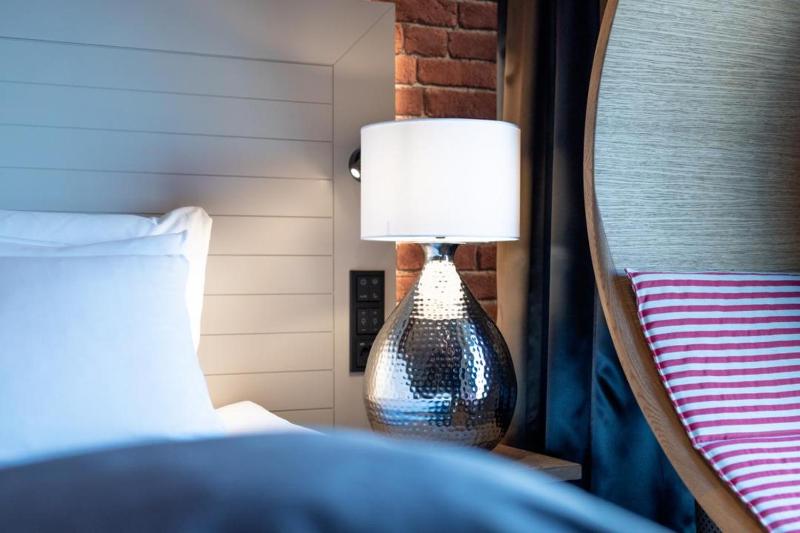 Superior King Room image 2