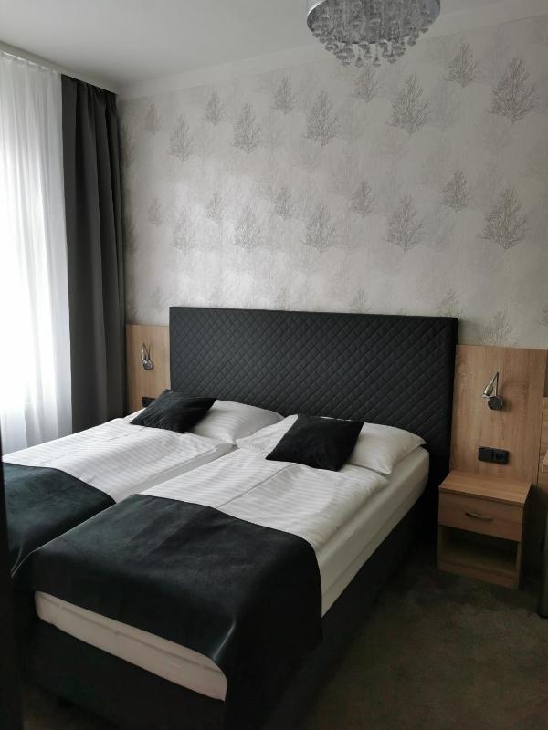 Triple Room with Private Bathroom image 4