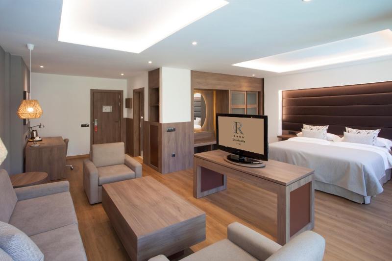 Junior Suite image 3