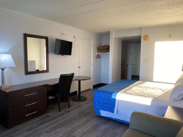 King Room with View image 4