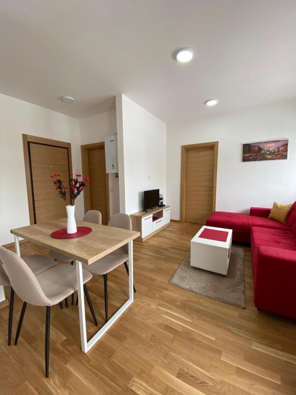 One-Bedroom Apartment image 3