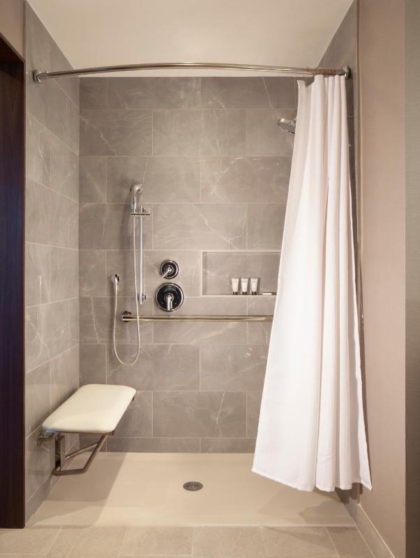 King Room with Accessible Shower - Disability Access image 2