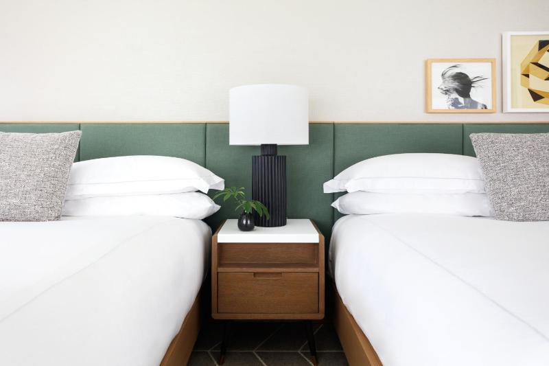 Premium Queen Room with Two Queen Beds image 3