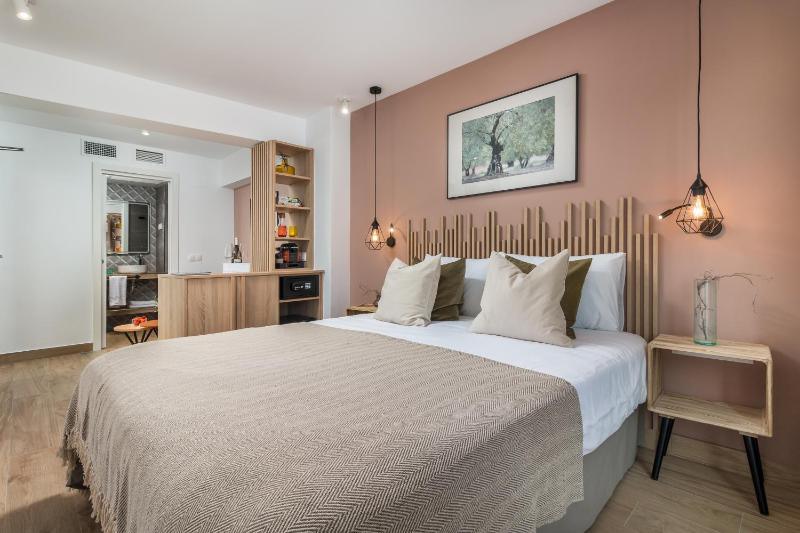 Suite with Balcony image 4