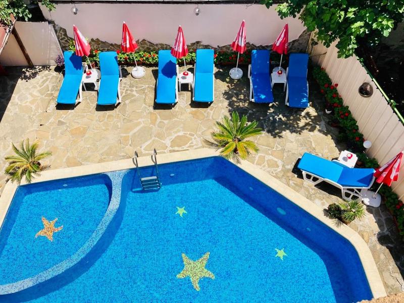 One-Bedroom Suite with Sea View (4 Adults) image 3