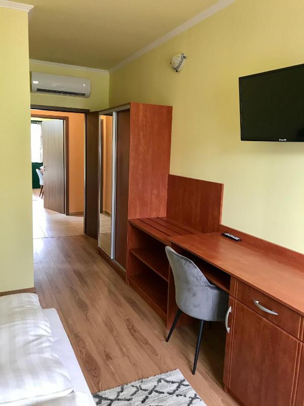 Deluxe Double or Twin Room image 2