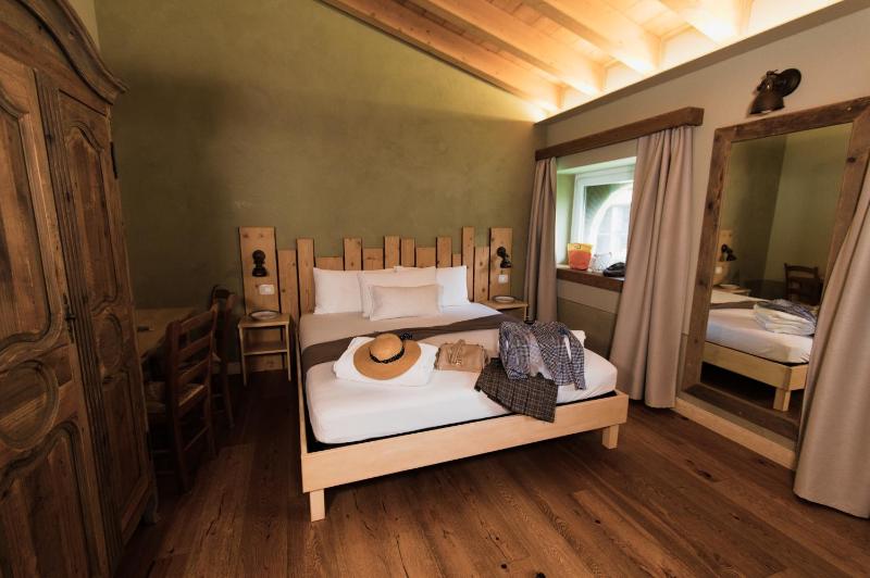 Double Room image 1