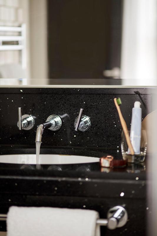 Classic Double Room image 2