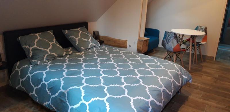 Double Room image 3