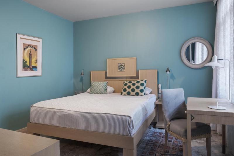 Standard Double Room image 2