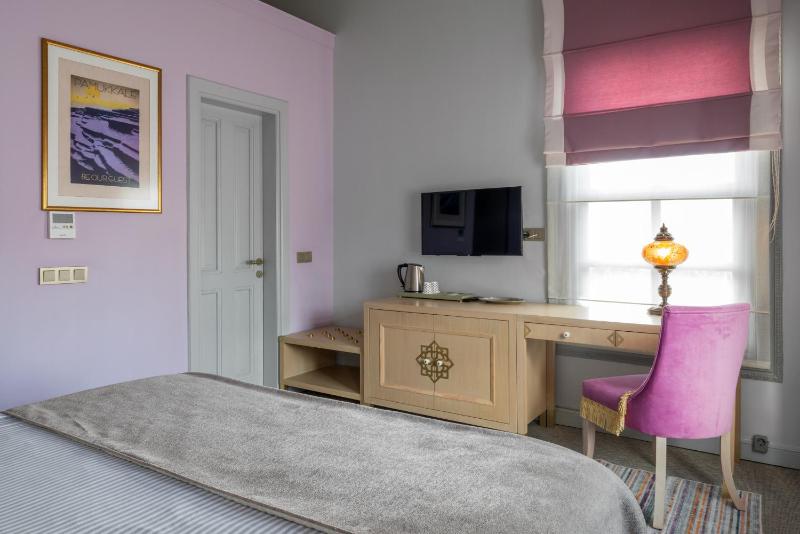 Deluxe Double Room image 4