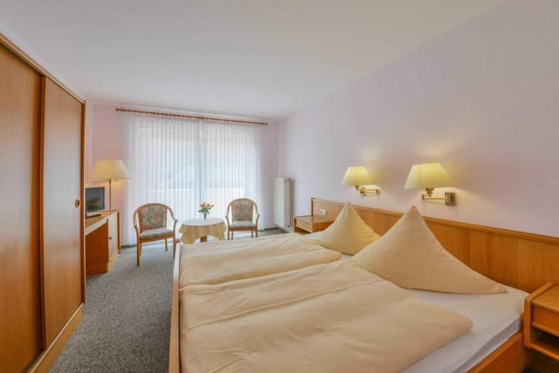 Double Room image 2