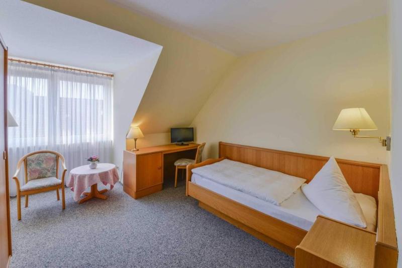Single Room image 2