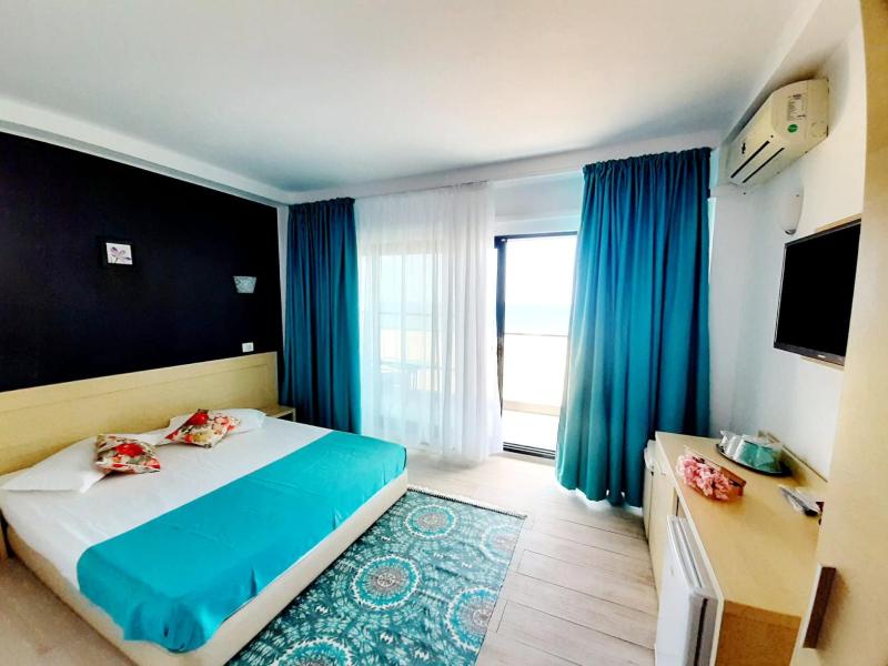 Double Room image 4