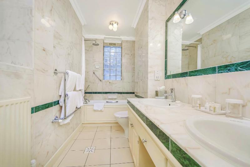 Studio Apartment image 3