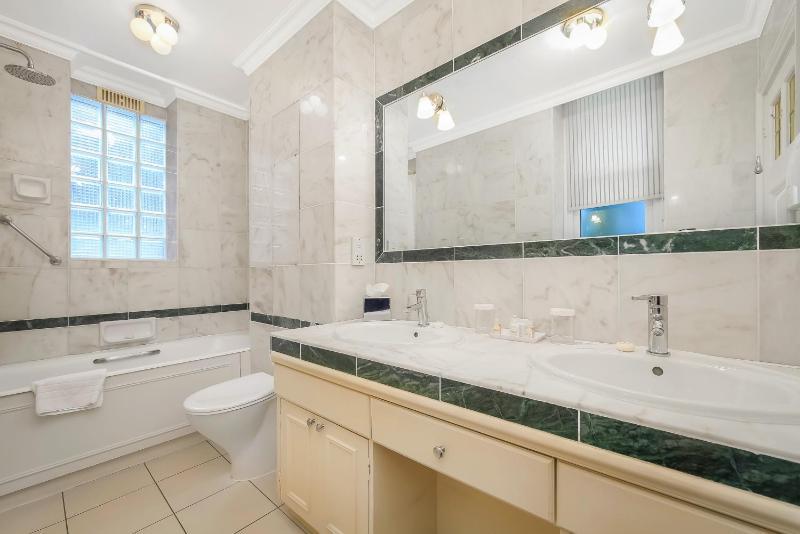 Studio Apartment image 4