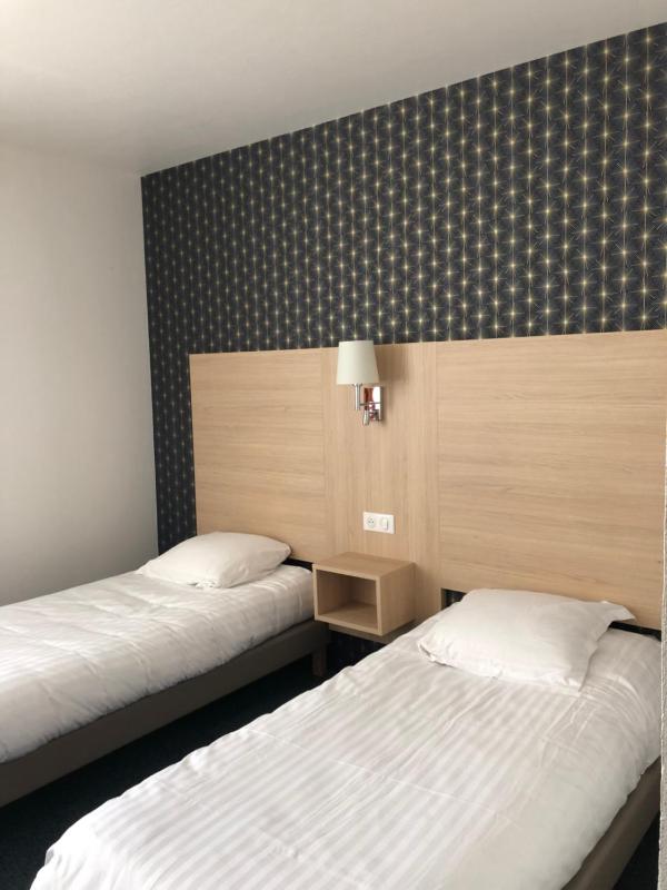 Twin Room  image 4