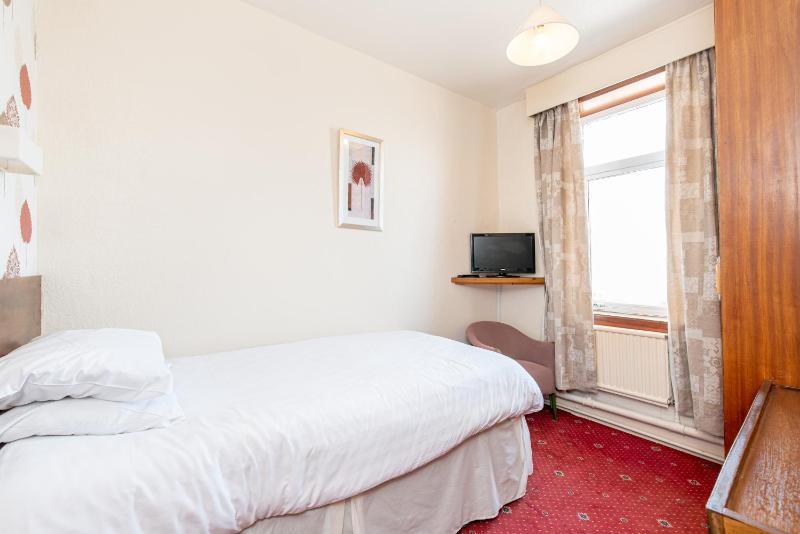 Single Room image 3