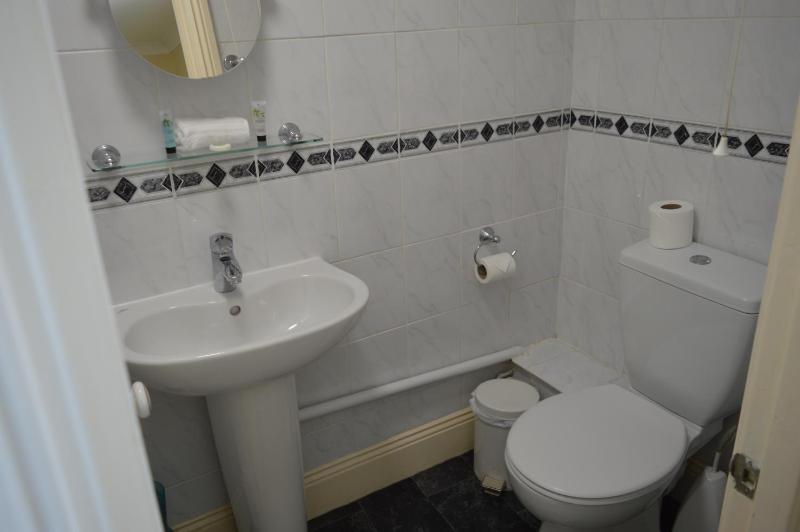 Small Double Room image 1