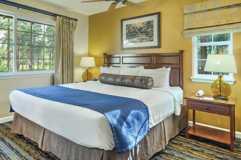 One-Bedroom Suite image 4
