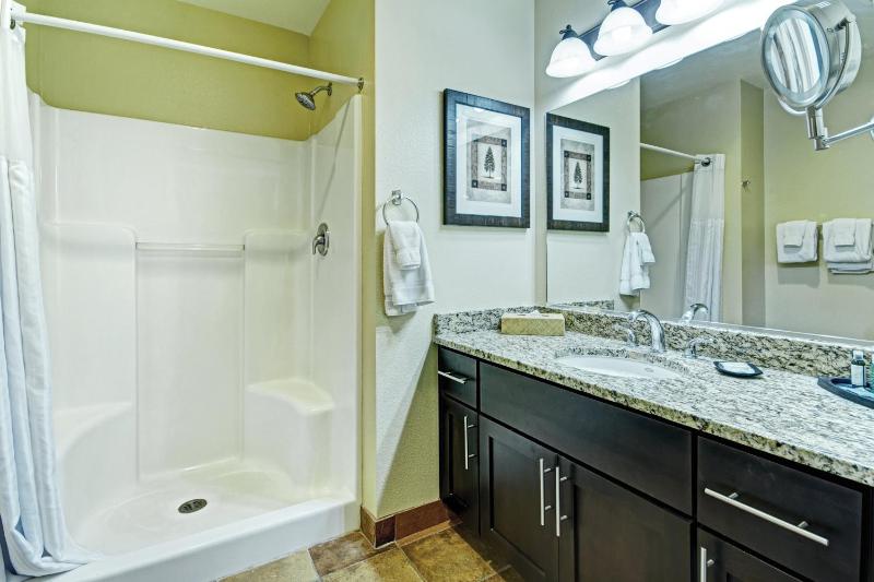 Two-Bedroom Suite image 4