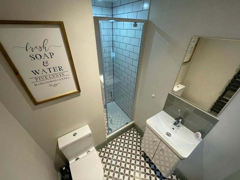 Double or Twin Room with Shower image 3