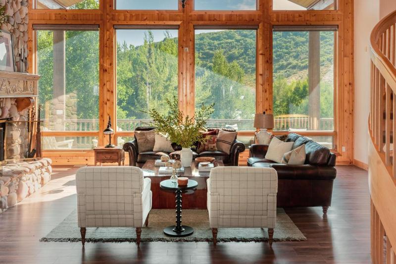 Eight-Bedroom Holiday Home image 1