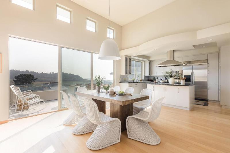 Four-Bedroom Holiday Home image 2