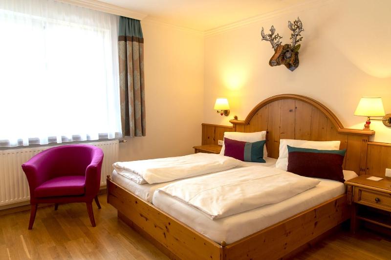 Double Room image 3
