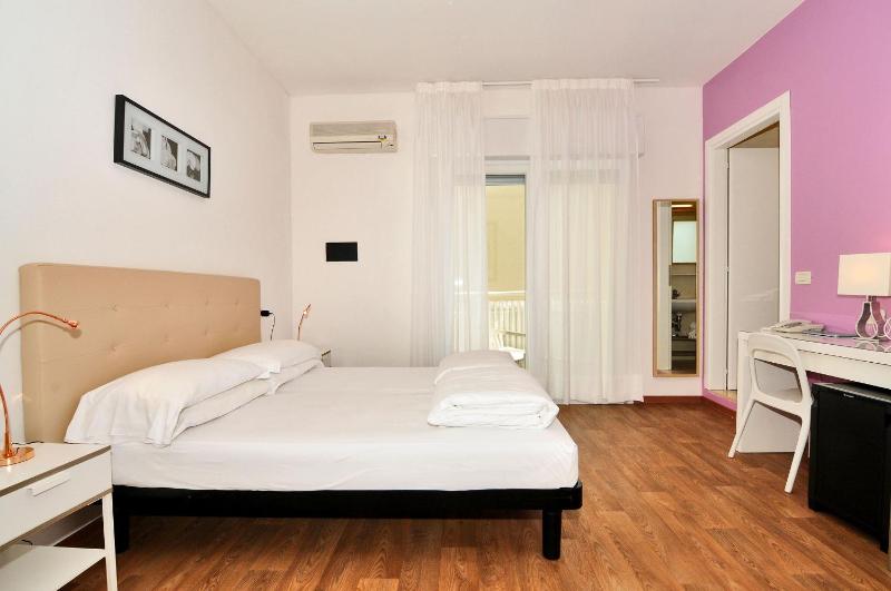 Triple Room image 4