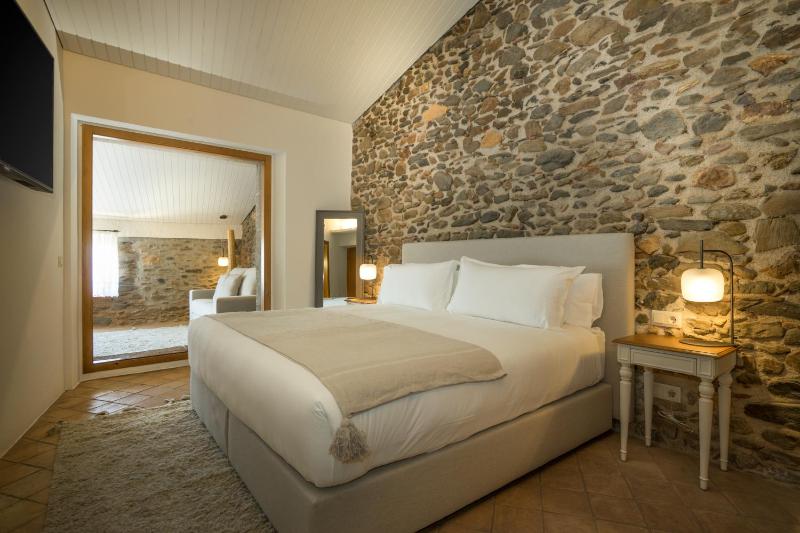 Suite with Garden View image 4