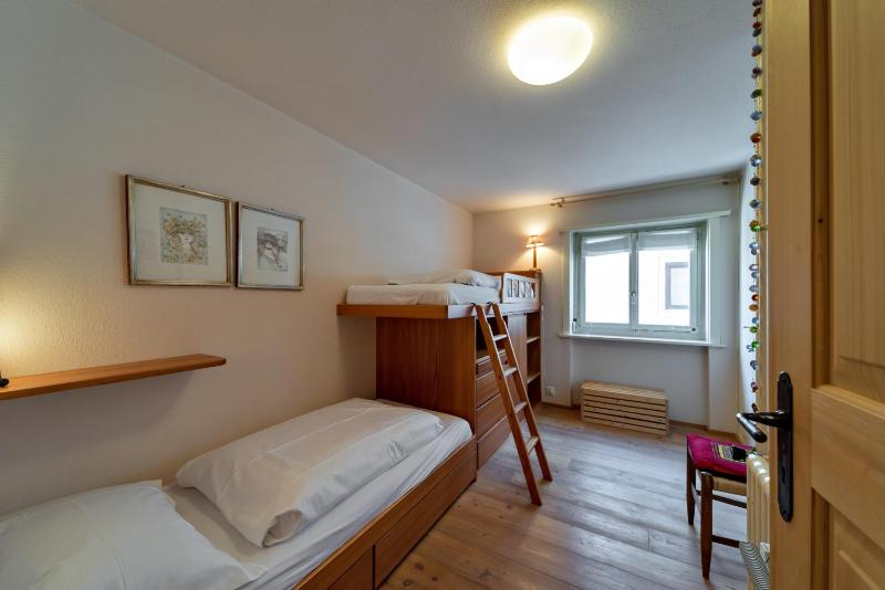 Apartment with Mountain View image 4