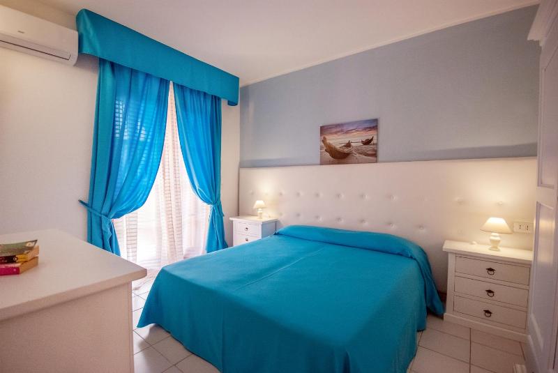 One-Bedroom Apartment image 4