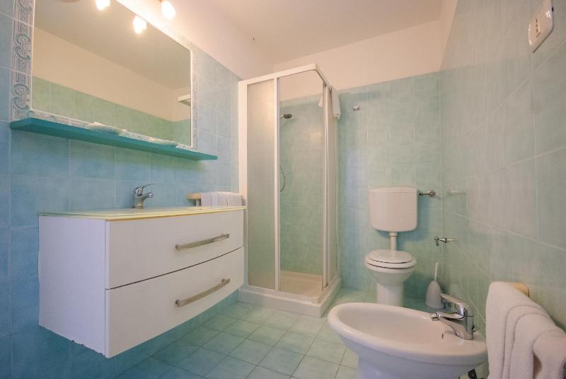 One-Bedroom Apartment image 2