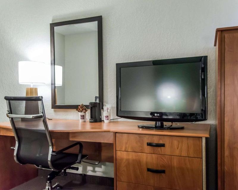King Room - Non-Smoking image 4